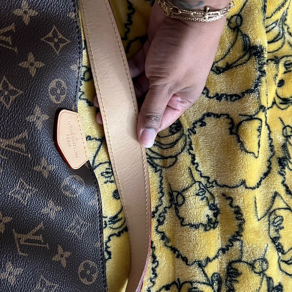 Louis Vuitton “Graceful MM” Bag